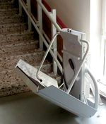 Treppenlift Plattformlift Rollstuhllift Behindertenaufzug Omega Patientenlifter Klappmechanismus