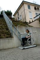 Treppenlift Plattformlift Rollstuhllift Behindertenaufzug Omega Patientenlifter Startposition unten